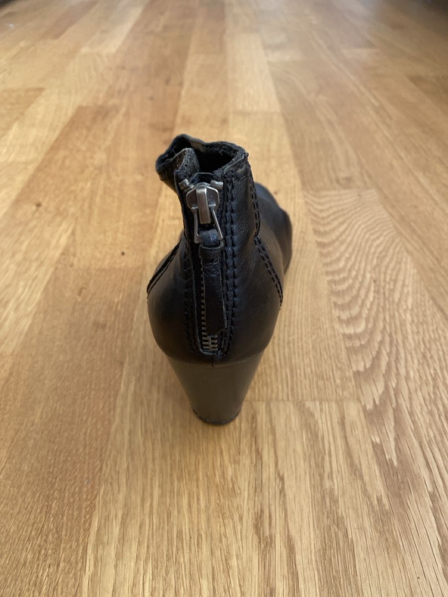 Scarpe da donna: Bottines Roberto Santi – Usato da Villeret venduto da Laloer22 2