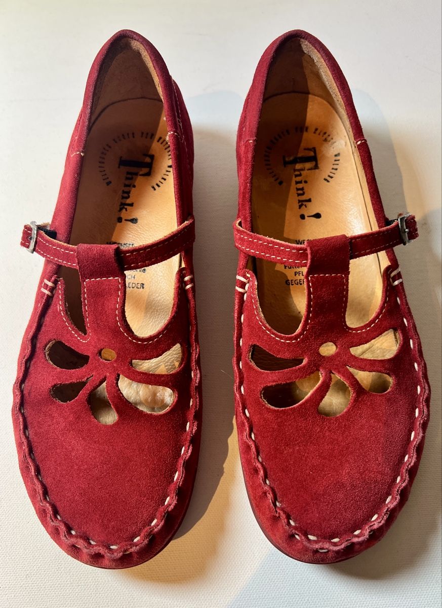 Think Damenschuhe: Rote Wildlederschuhe von THINK! – Gebraucht aus Zürich von rsa_dv8r