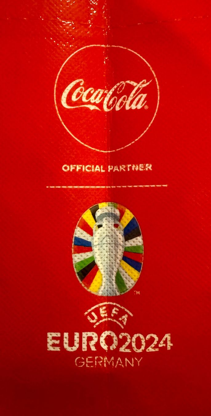 Coca-Cola Borse: Original "Coca Cola" Reflektierende Einkaufstasche UEFA 2024 – Nuovo e nell'imballaggio originale da Seuzach venduto da Inspektor99 4