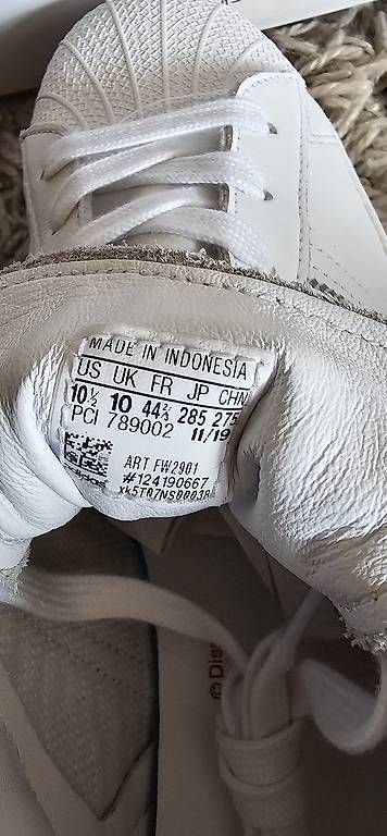 Herrenschuhe: Adidas Superstars Micky Mouse Edition – Neu (gemäss Beschreibung) aus Recherswil von sve_ctc9 1