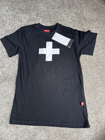 T-shirt Switzerland taille 146