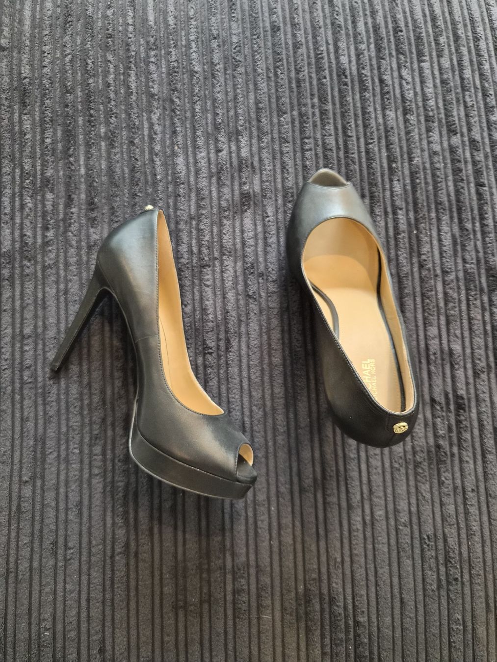 Guess Damenschuhe: Guess Pumps – Neu (gemäss Beschreibung) aus Volketswil von SecondHanderia 2