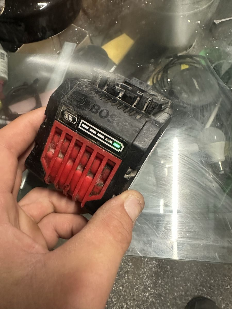 Bosch Batterie: Bosch Professional Akkupack ProCore 18 V / 12 Ah – Difettoso da Innerberg venduto da Brabus81 1