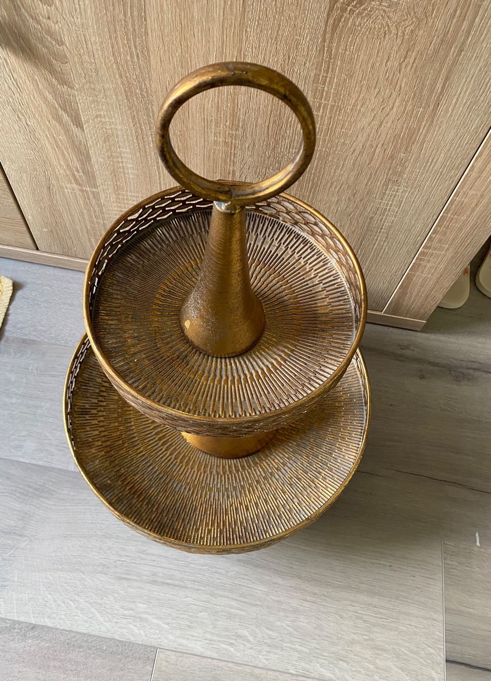 Tutte le decorazioni: Goldener Etagere Ständer Metall – Usato da Dottikon venduto da 6571 2