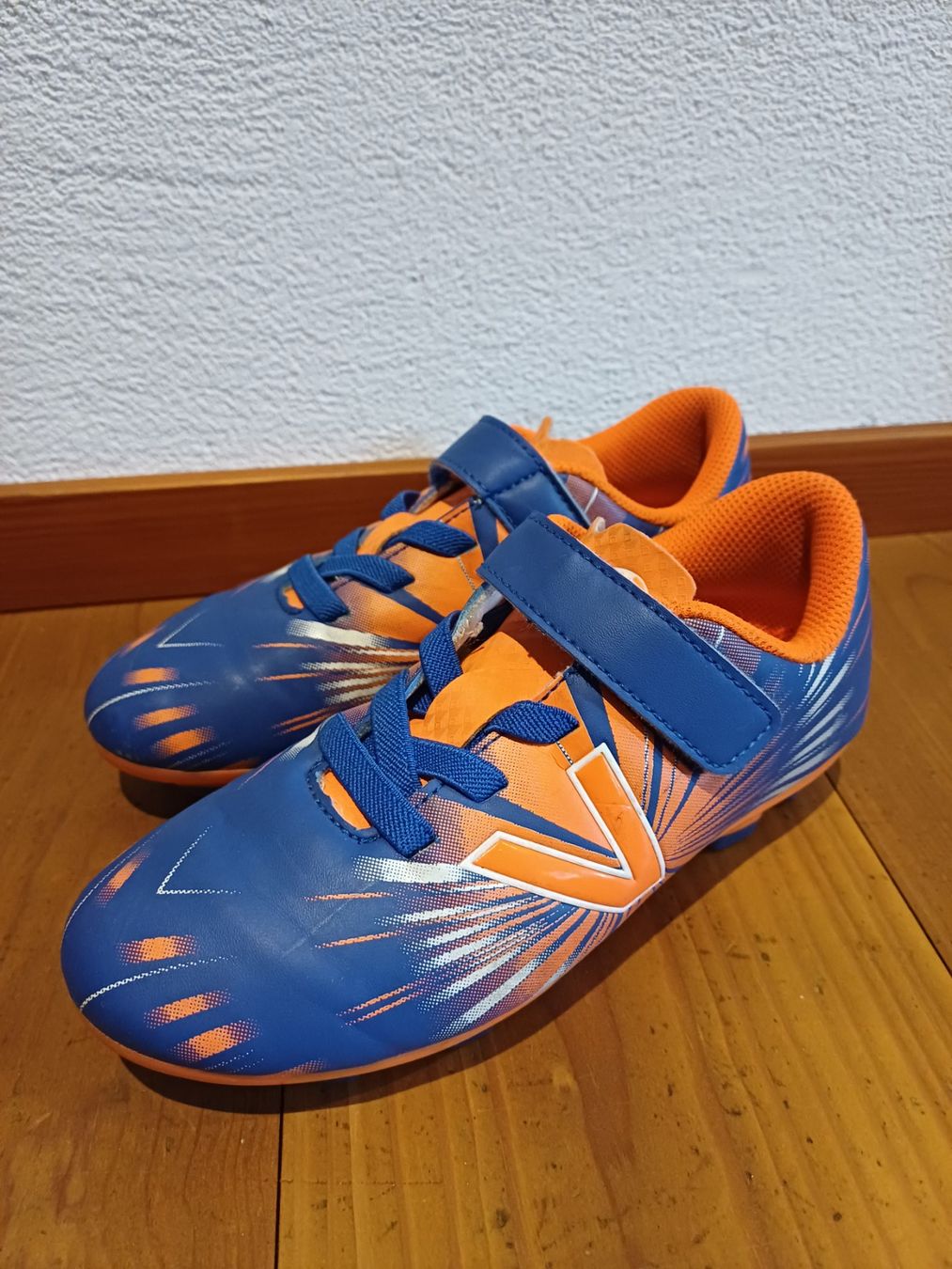 Scarpe per ragazzi: Fussballschuhe Victory Gr.31 – Usato da Ramosch venduto da Puzins 2