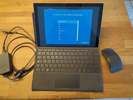 Microsoft Surface Pro 5 mit Zubehör