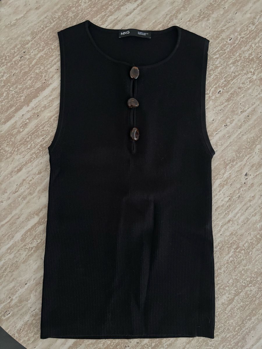Mango Tops: Schwarzes geripptes Top von Mango – Neu und originalverpackt aus Kreuzlingen von MFabiana