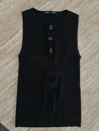 Schwarzes geripptes Top von Mango