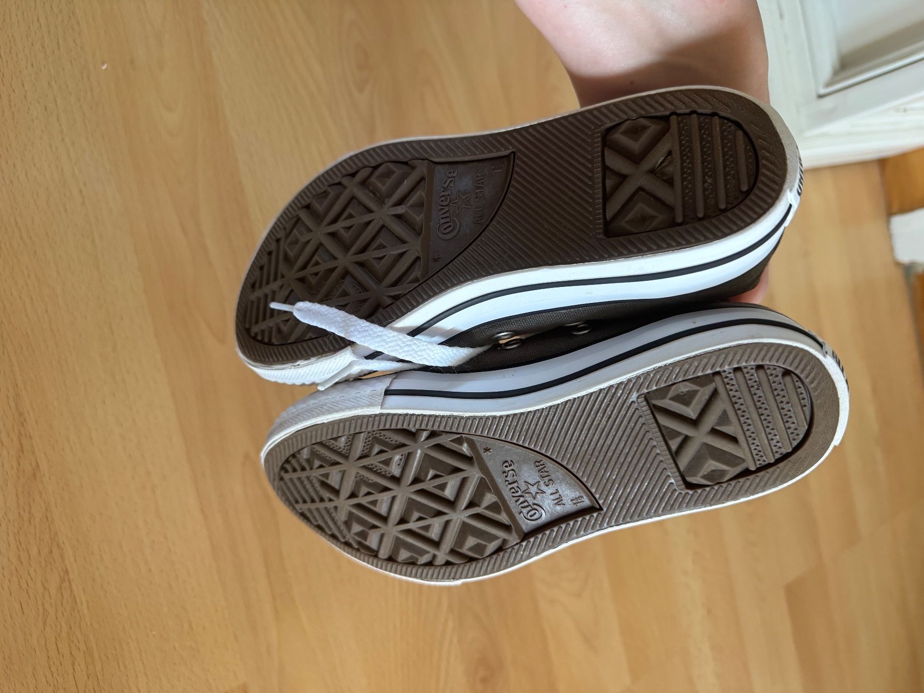 Converse Scarpe per ragazzi: Converse all stars Sneakers Grösse 33 – Usato da Dürrenäsch venduto da 1kirs 3
