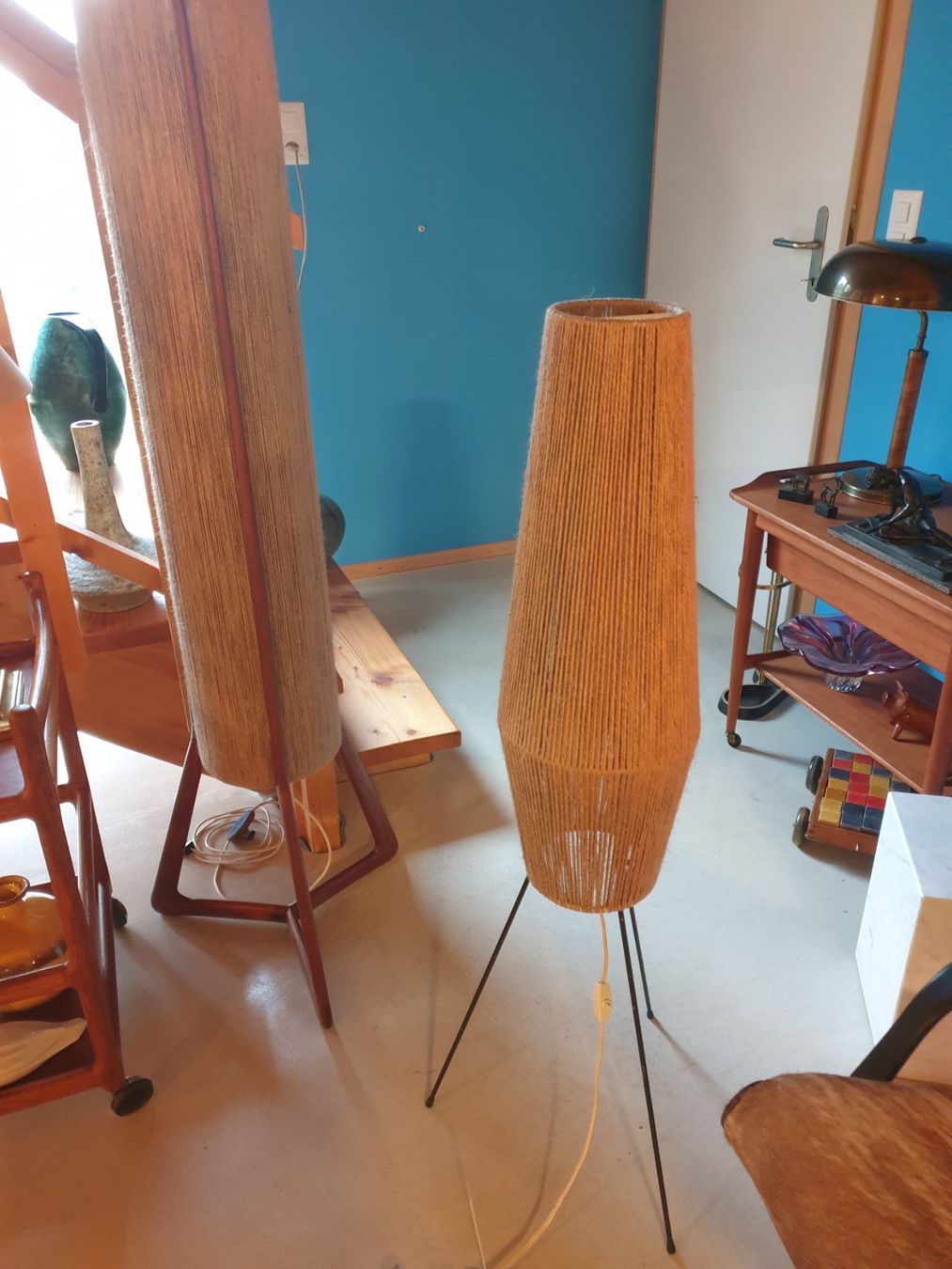 Lampade: Tripod Floorlamp a50iger Jahre – Usato da rebstein venduto da spacy73 1