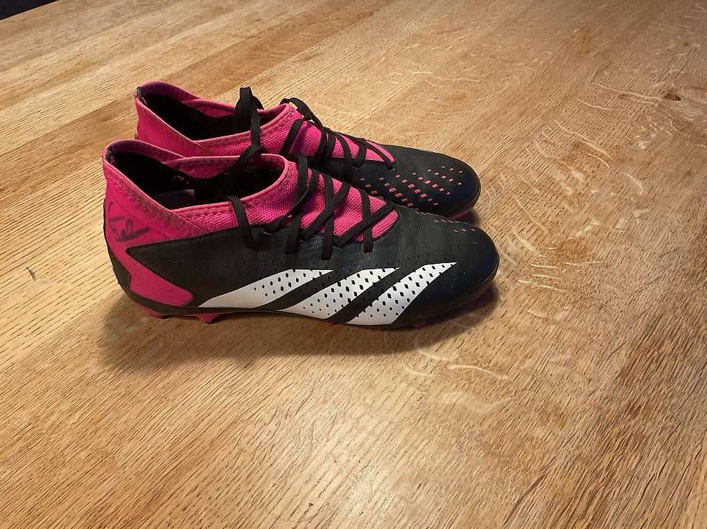 Adidas Scarpe per ragazzi: Predator Fußballschuhe – Usato da Gipf-Oberfrick venduto da Michaelherde