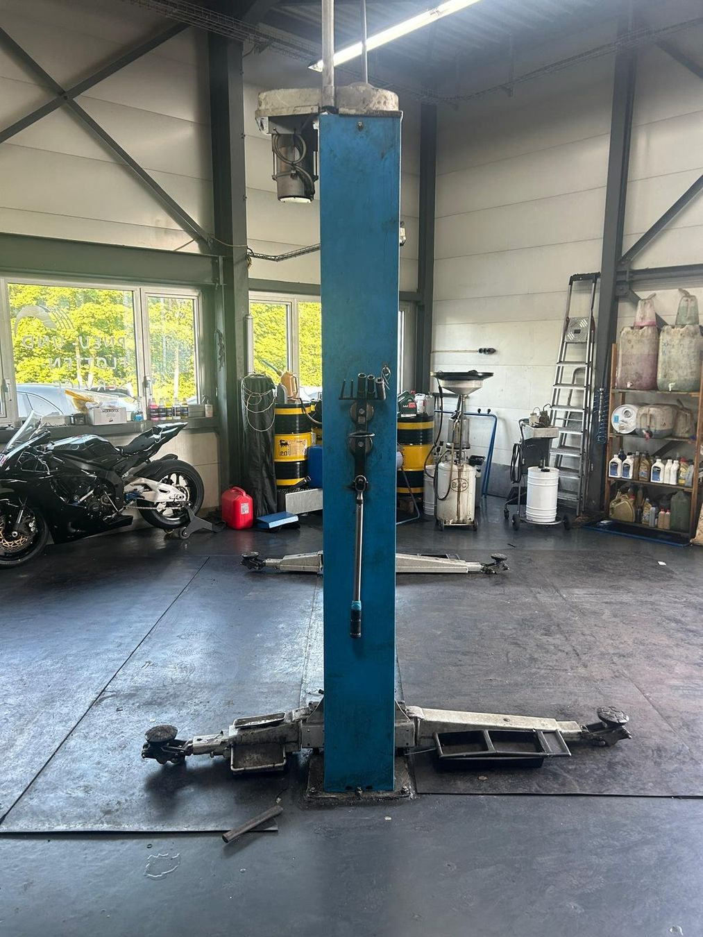Piattaforme elevatrici & Crick: Auto Lift – Usato da Riedholz venduto da Riedholz-Garage