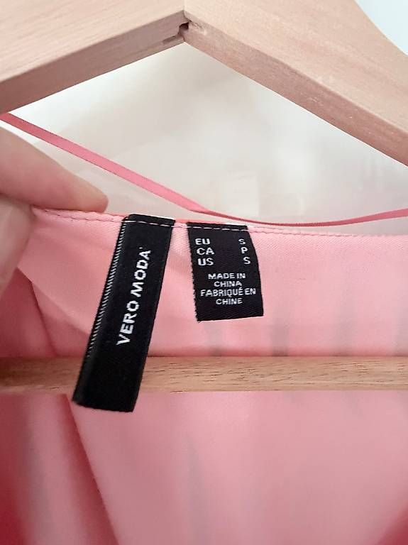 Kleider: Wickelkleid Neu – Gebraucht aus Ebikon von immo-th 1
