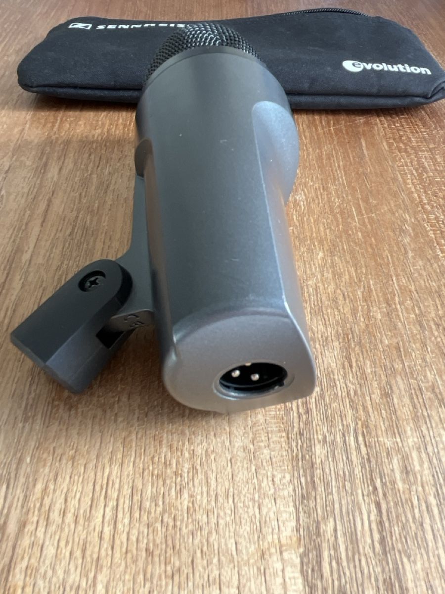 Sennheiser Microfoni: Bassdrum Mikrofon Sennheiser e602-II – Usato da Baar venduto da WOMBo 3