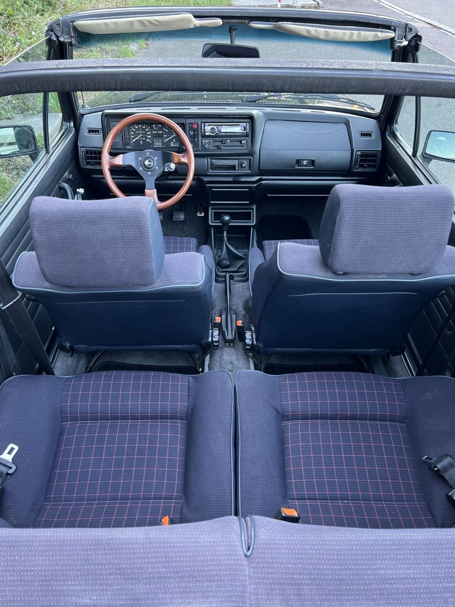 Autos: VW Golf 1 Cabriolet gepflegt – D'occasion à Rümlang par  6