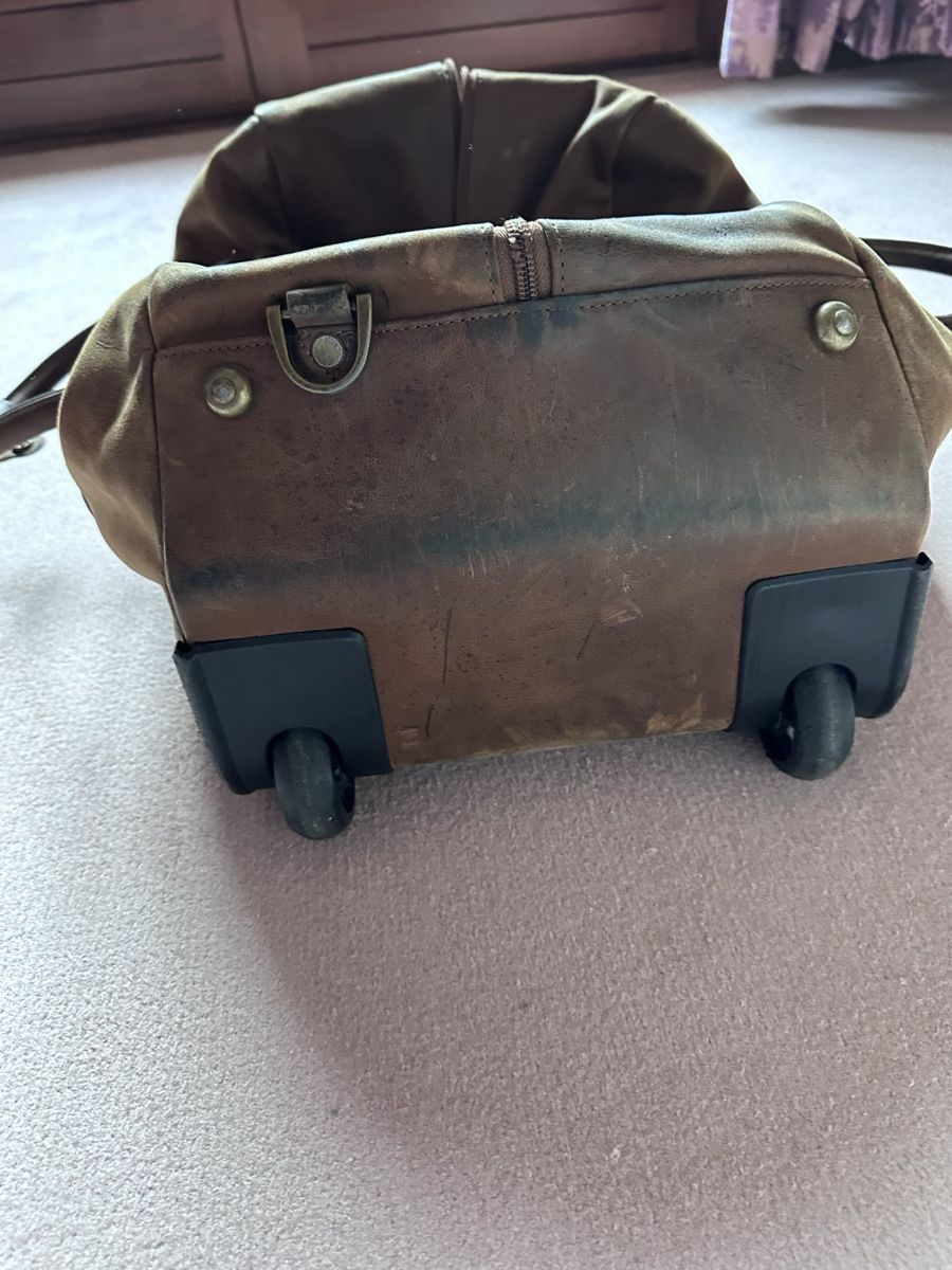 Reisekoffer: Travel bag – Gebraucht aus Bex von roopa.gorla 9