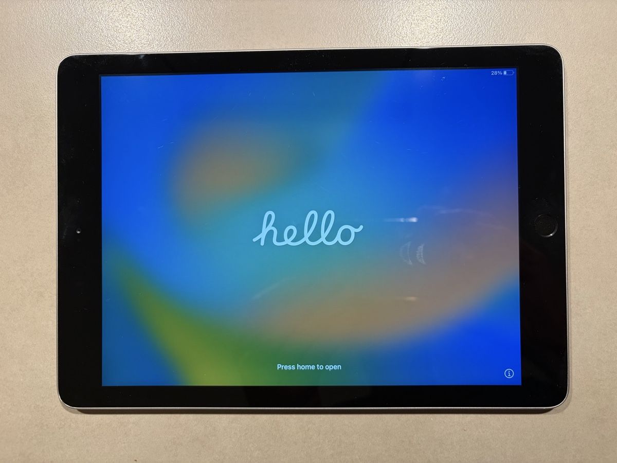 Apple Tablet PC: iPad 5. Generation Wi-Fi 32 GB spacegrau – Usato da Adliswil venduto da Stardust11