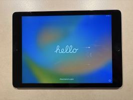 iPad 5. Generation Wi-Fi 32 GB spacegrau