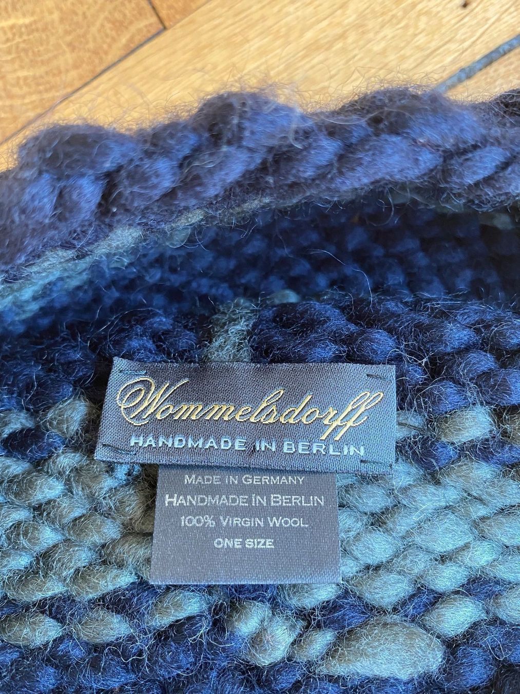 Copricapi, berretti & cappellini: Strickmütze / Beanie aus Wolle, gestreift – Usato da Zürich venduto da triangular 1