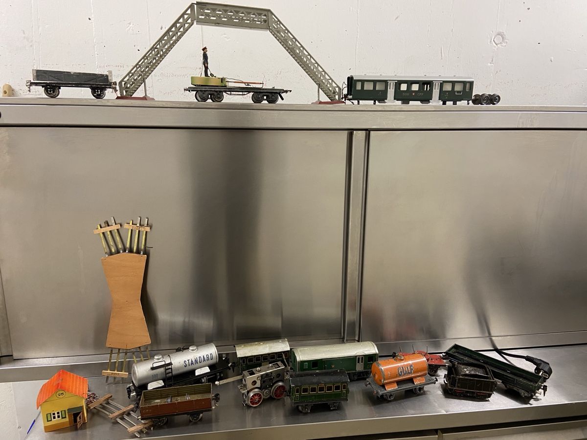 Märklin Modelleisenbahnen: Antike Märklin Blech Eisenbahn Sammlung, Spur 0 – Gebraucht aus Dietikon von brocki-eyra 8