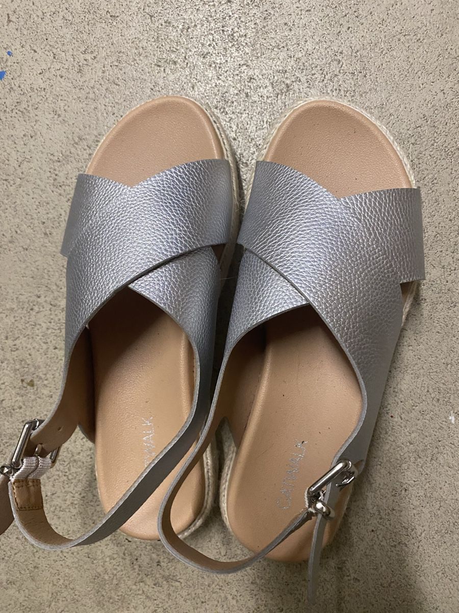Scarpe da donna: Sandalen silbrig – Usato da Luzern venduto da oli_6x2r