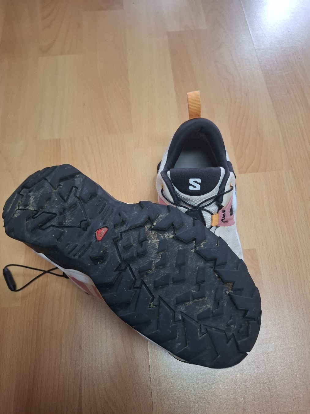 Salomon Schuhe für Mädchen: Turnschuh Salomon – Gebraucht aus Jaun von Aluette2 1
