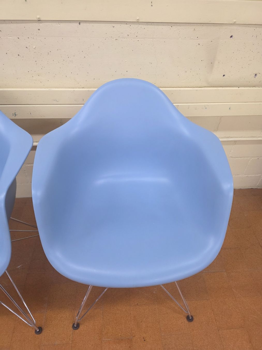 Vitra Sedie: Designer Stühle Eames Vitra DAR in hellblau – Usato da Lichtensteig venduto da Polsterwerk 4