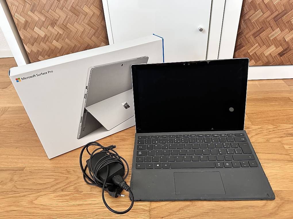 Microsoft Notebooks: Microsoft Surface pro – Gebraucht aus Niederwil AG von Debi_01 1
