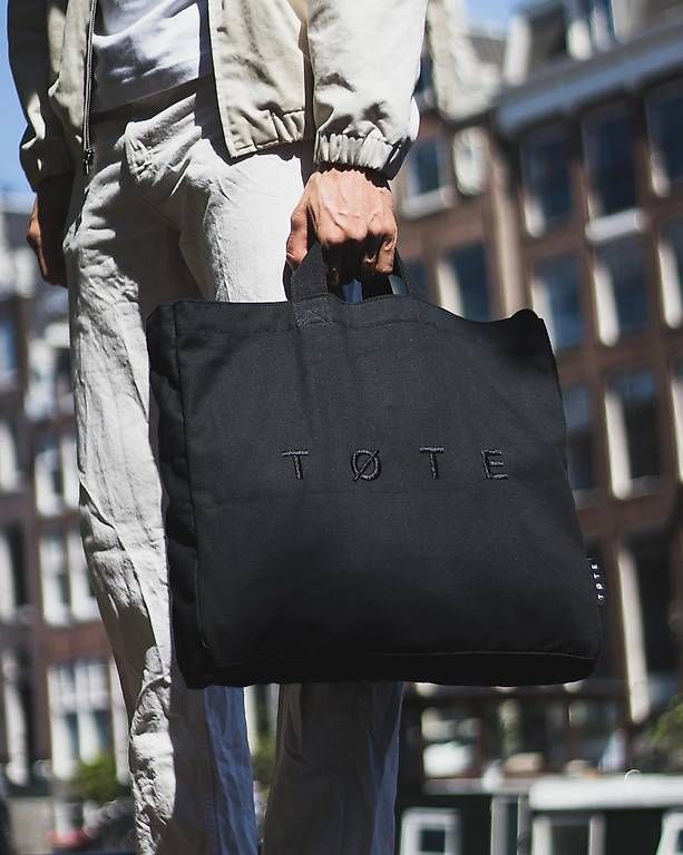 Taschen: Schwarz Tote Bag | gestickt – Neu und originalverpackt aus Zürich von Muirwoods 1