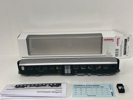 Märklin 43382 LS Mitteleinstiegswg.mit Innenbeleuchtung/Pers