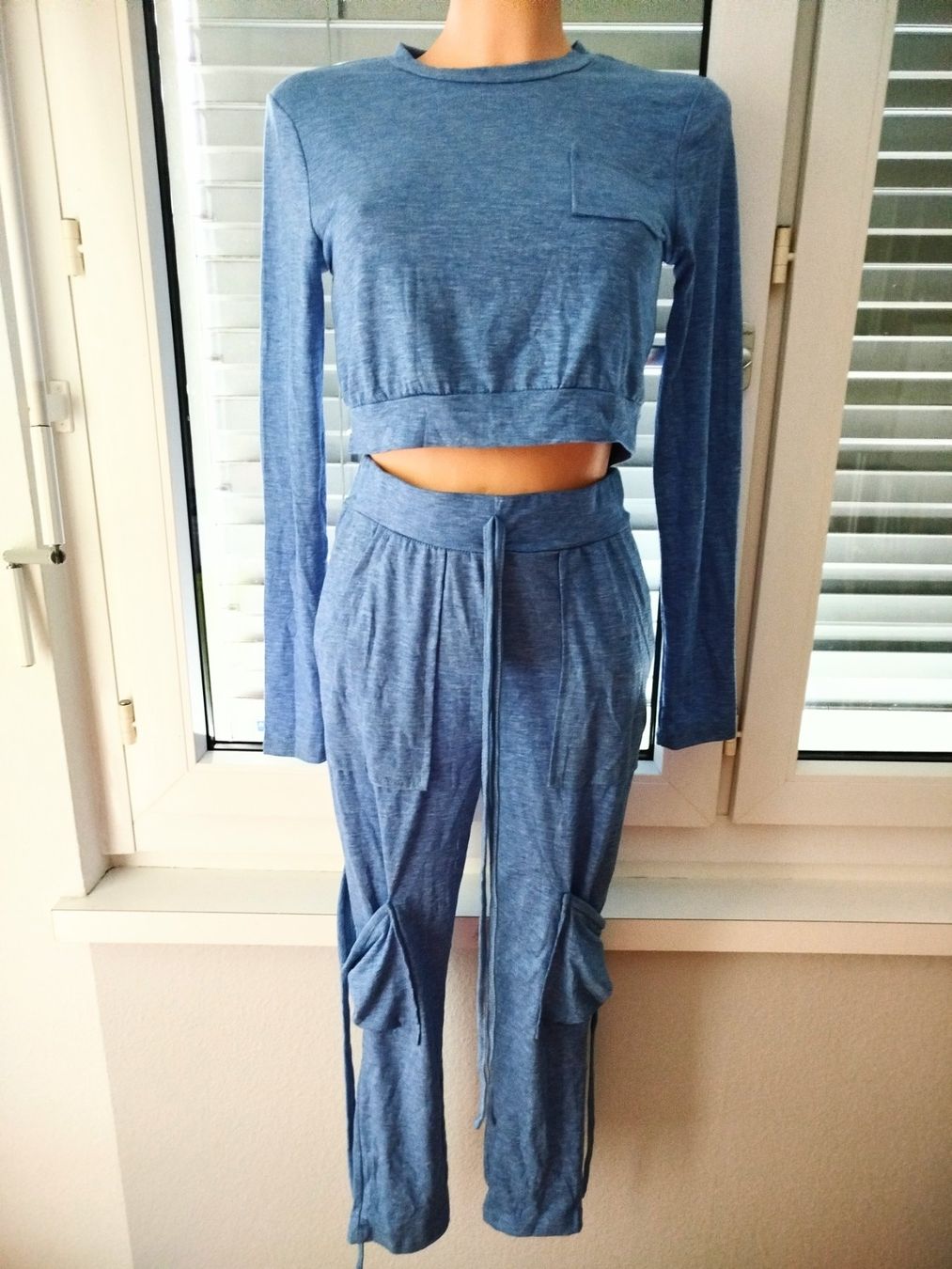 Completi & Tailleur: Set aus Bluse und Hose, Größe S – Nuovo (secondo la descrizione) da Wauwil venduto da Sanczeza