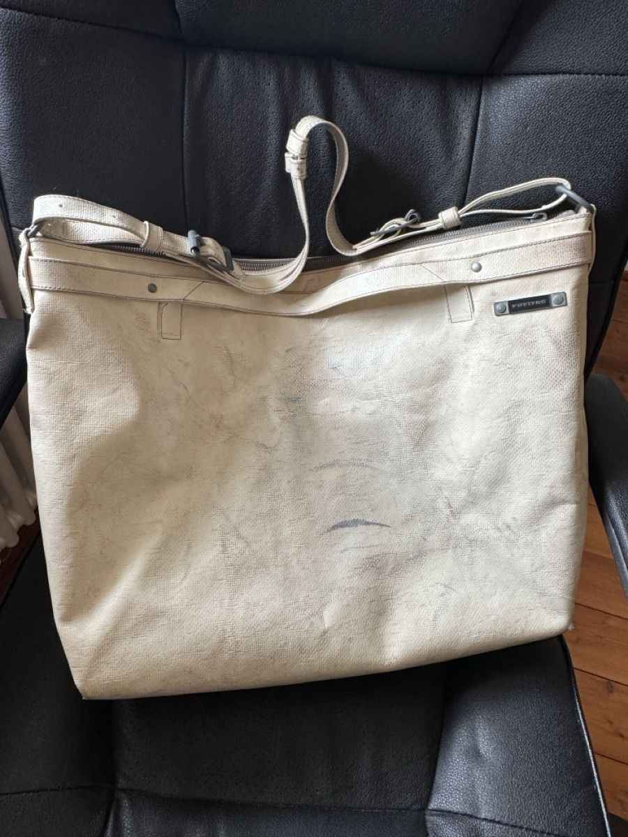Freitag Borse: Vintage Reference Freitag Tasche weiss – Usato da Chur venduto da arxi