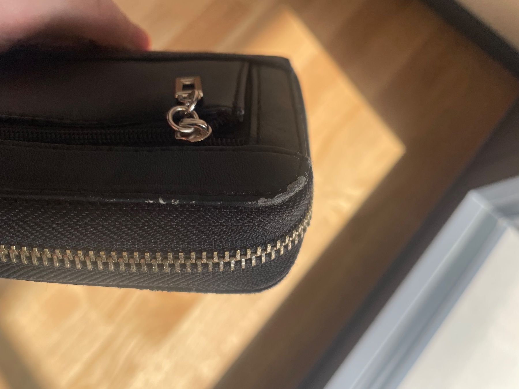 Guess Portamonete: Schwarzes Guess Portemonnaie – Usato da Uster venduto da -_Loris_- 5