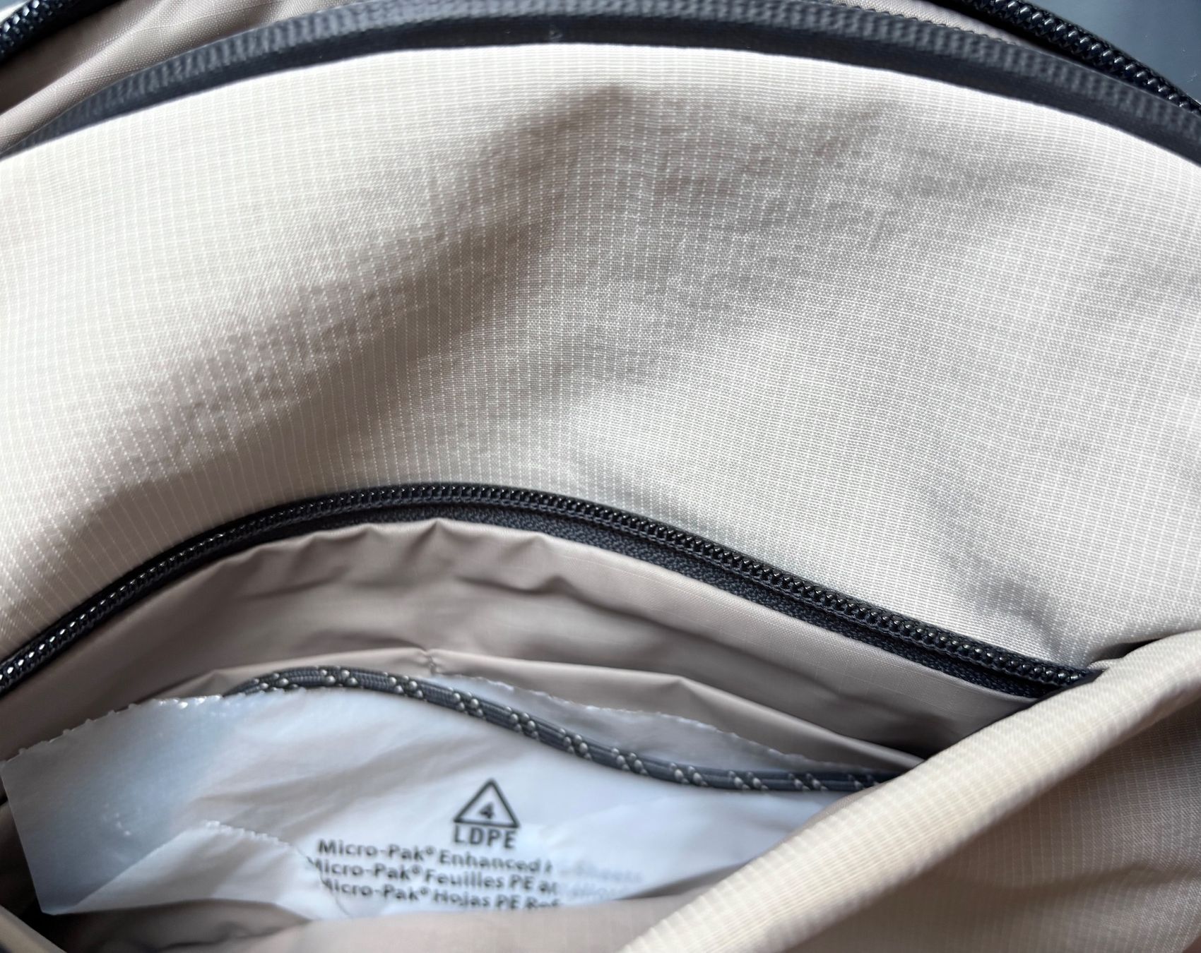 Bellroy Taschen: Bellroy Lite Sling Ash colour – Neu (gemäss Beschreibung) aus Zürich von hol_bc6v 4