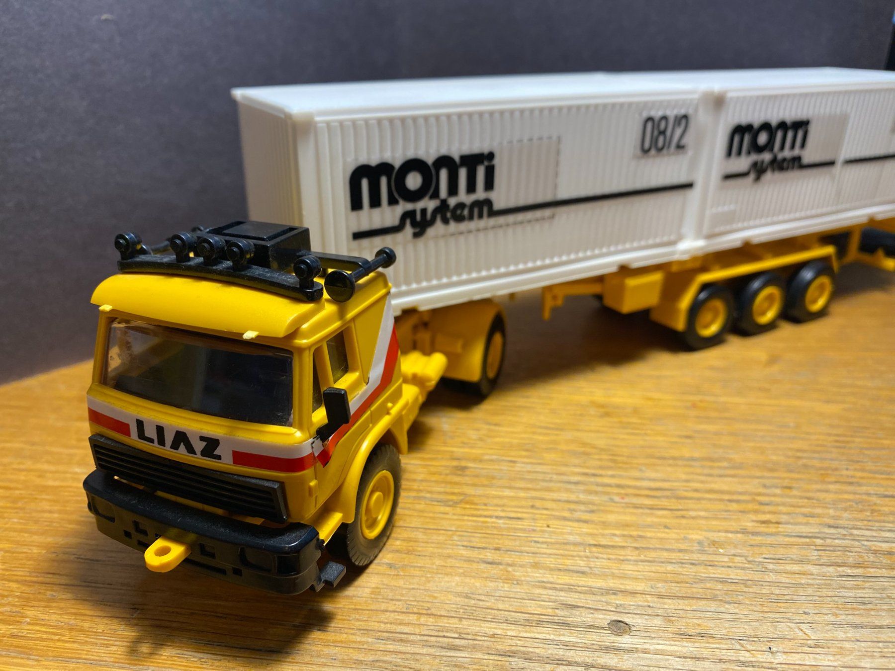 Kit di modellismo & Modellini statici: LIAZ LKW Seva Monti System 2 Container 1:48 – Usato da Spiez venduto da Mlandcruiser 1
