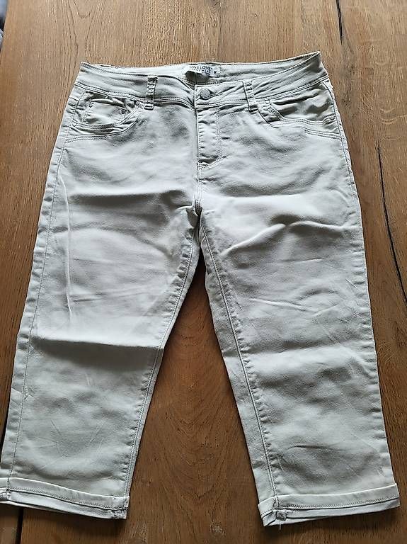 Pantaloni: Pantalon femme – Usato da Ecuvillens venduto da loloall 1