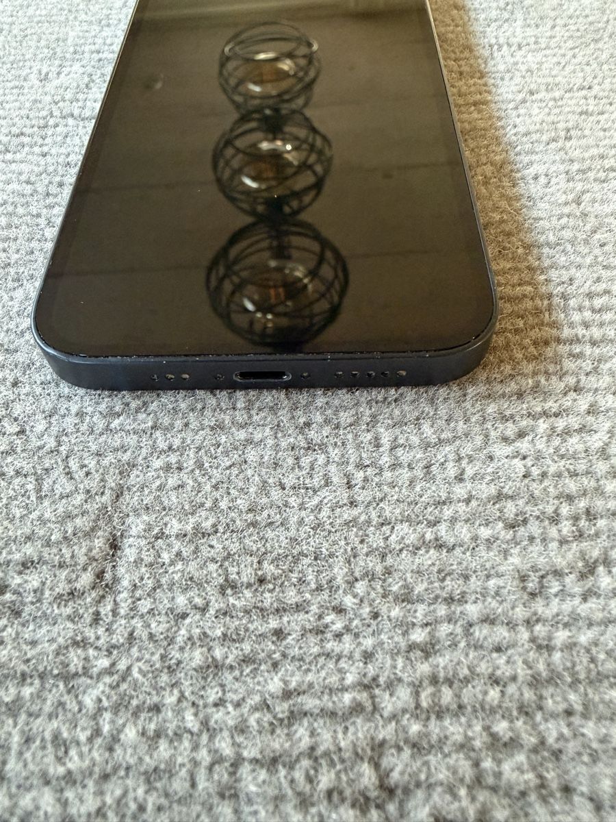 Apple Telefoni cellulari / Smartphones: iPhone 13 | 128 GB | Midnight (schwarz) – Usato da Utzenstorf venduto da 0ASI5 4