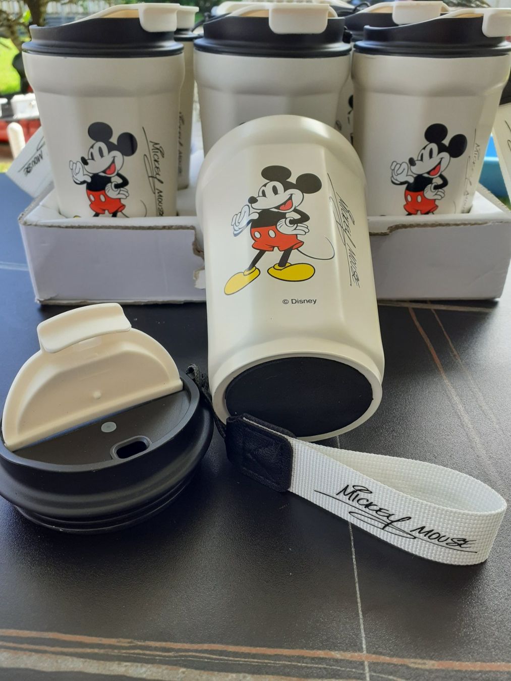 Disney Tazze: Mickey Mouse Disney Alubecher – Nuovo (secondo la descrizione) da Zürich venduto da Crocuda 1