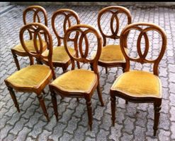 6 chaises de syle en noyer