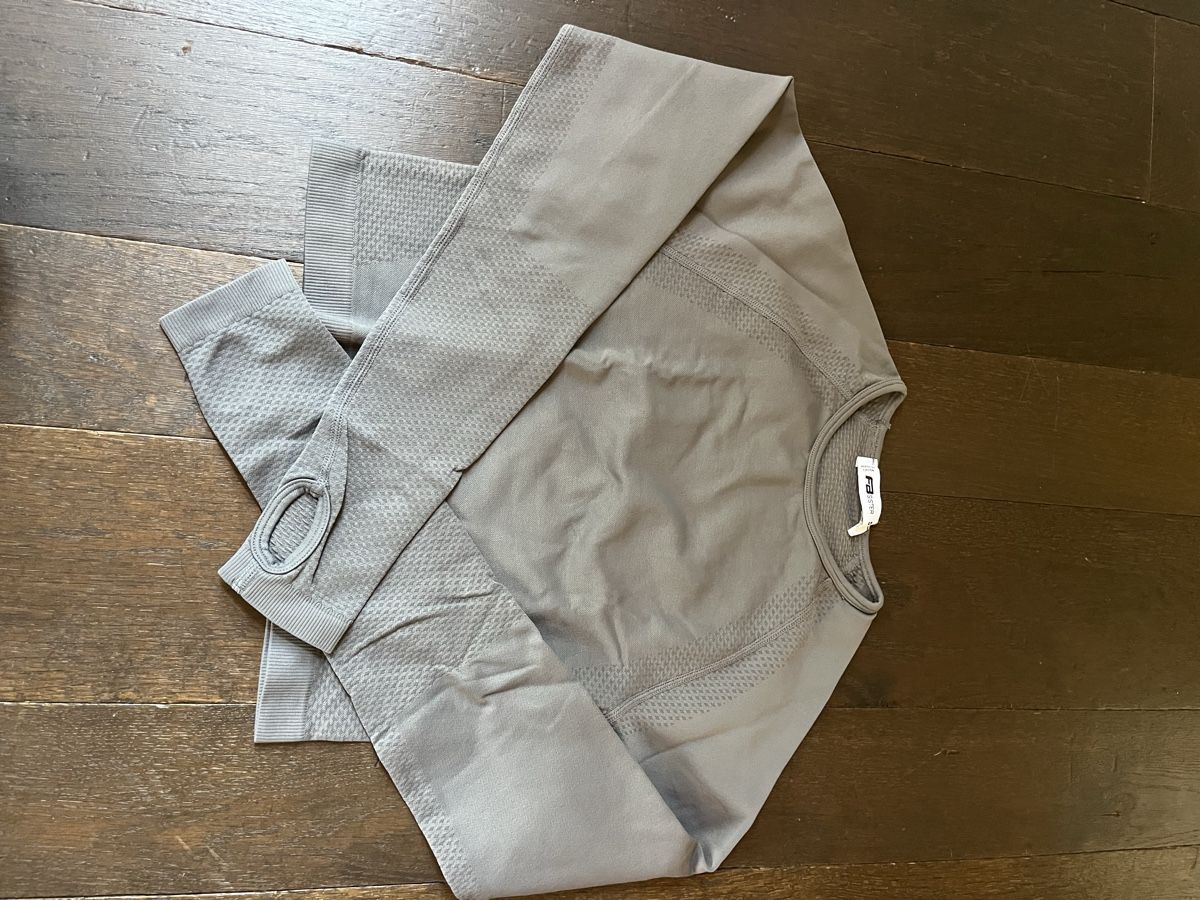 Tops: Sporttop langarm – D'occasion à Unterentfelden par ame_tf2n