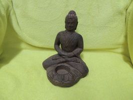 Buddha aus Stein mit Öffnung für Teelicht