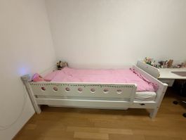 Flexa White Einzelbett mit Absturzsicherung und Matratze