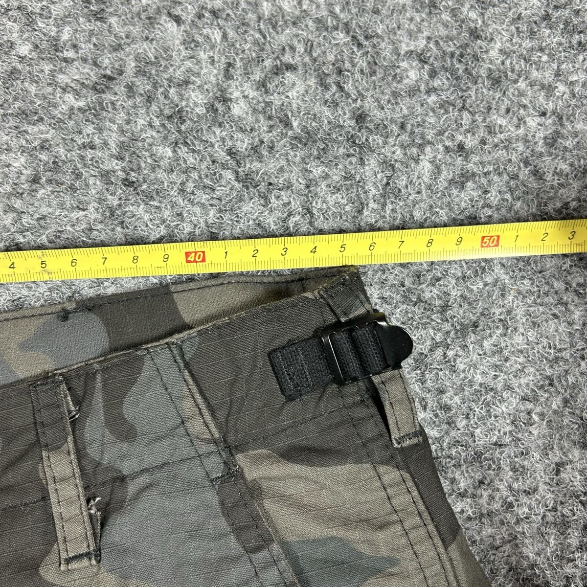 Pantaloni: Cargo camo pants  – Usato da La Sagne NE venduto da Matlasape 2