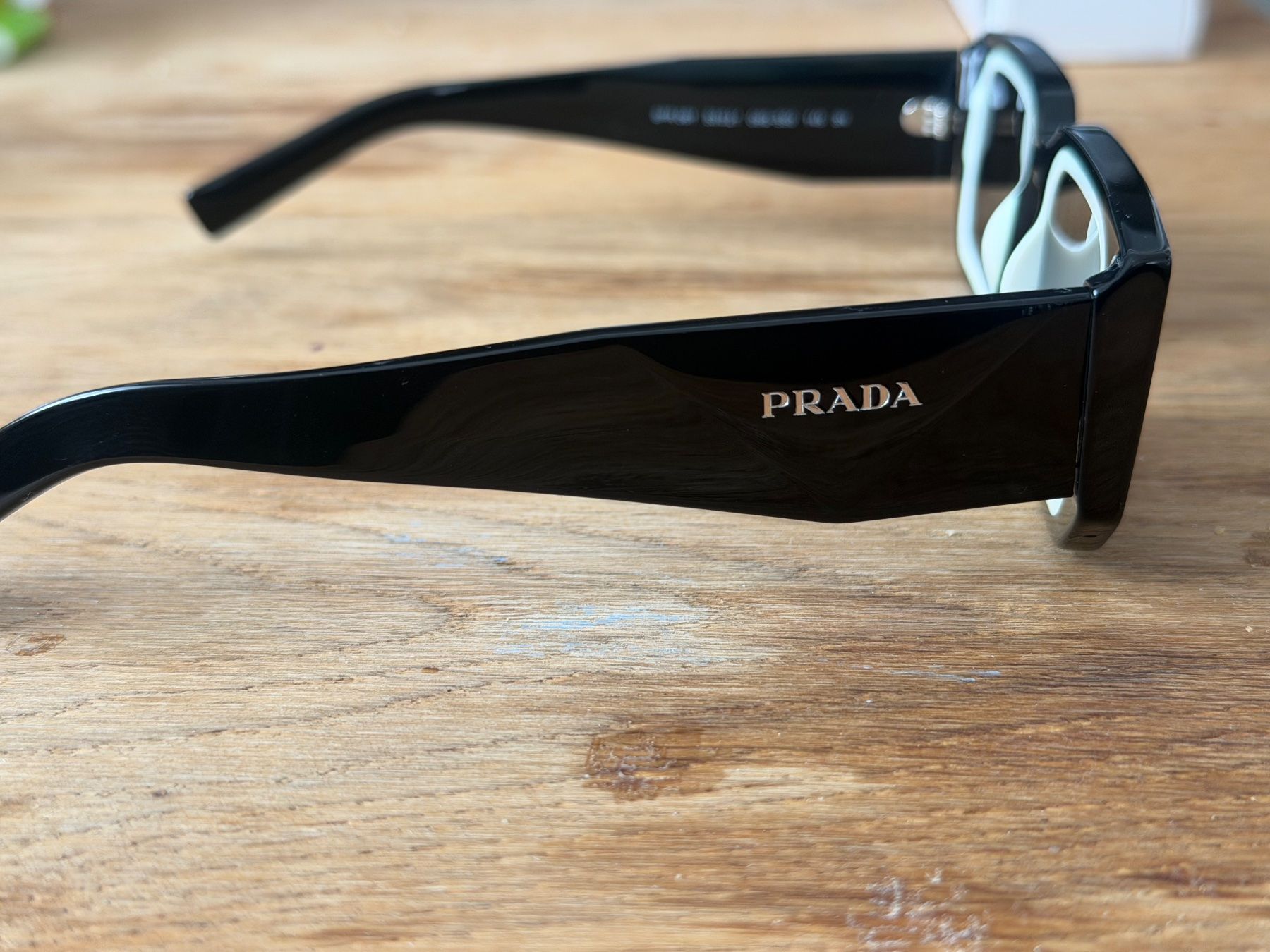Lunettes & Verres: Prada Sonnenbrille Schwarz – D'occasion à Obfelden par val_2dyf