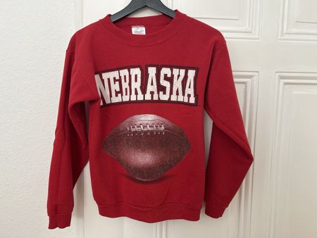 PERFECT VINTAGE Red Crewneck Nebraska football sweatshirt XS