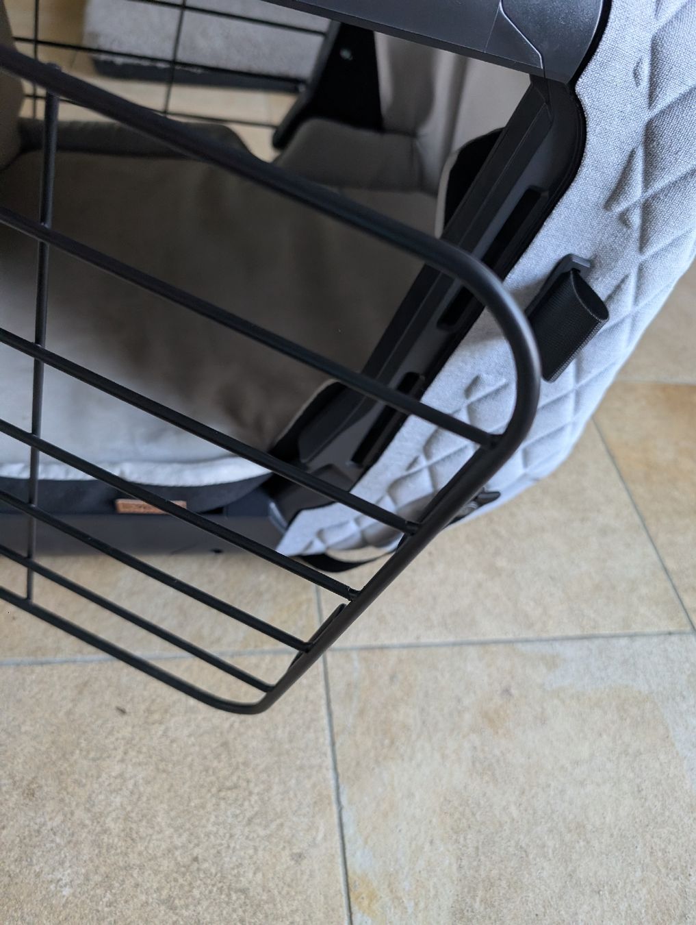 4pets Gabbie, trasporto & Sicurezza: 4pets Caree Transportbox "Cool Grey", neuwertig  – Usato da Flüh venduto da Nadja3345 6