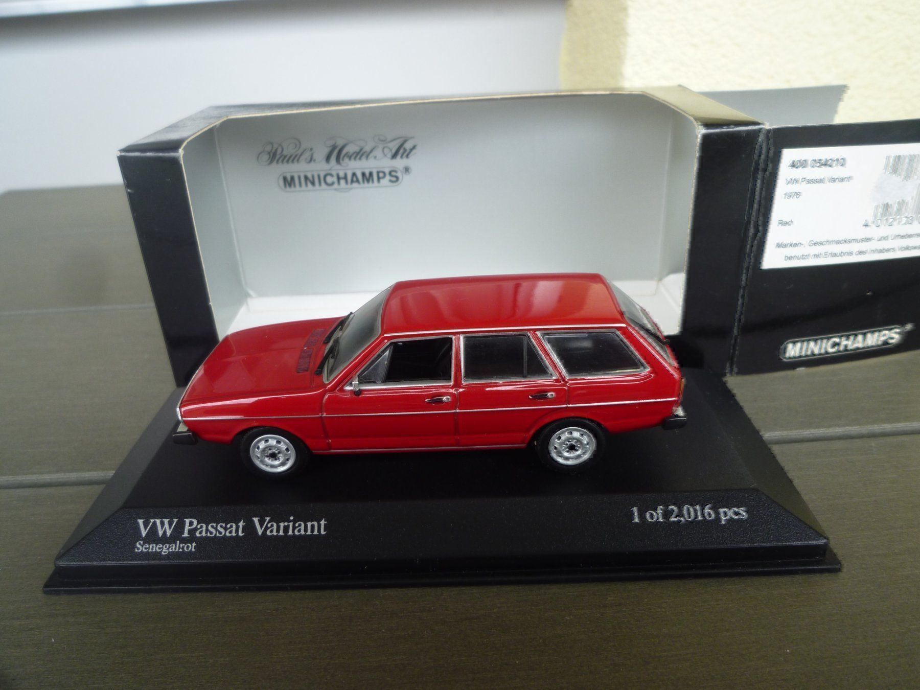 Minichamps Modellini d'auto: VW Passat Variant (1976) – Nuovo e nell'imballaggio originale da Flawil venduto da Imperiosud 2
