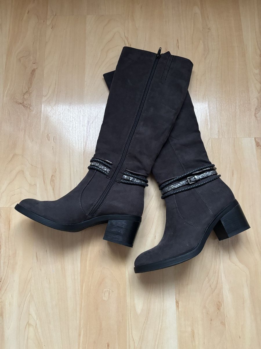 Scarpe da donna: Bottes hautes aspect daim gris, taille 37 parfaites! – Usato da Aigle venduto da Barbiette 1