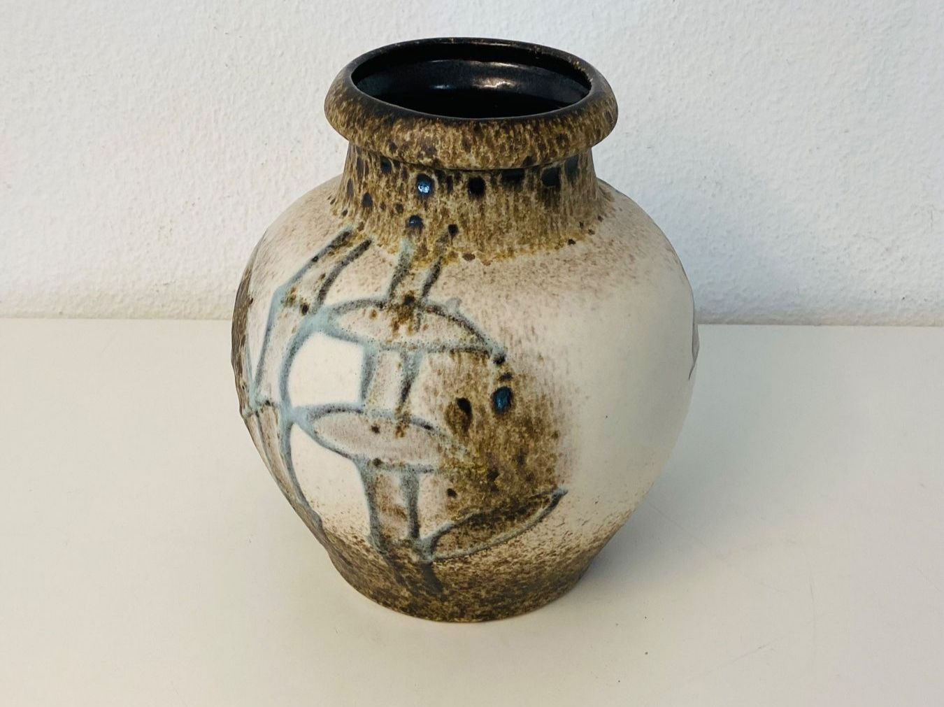 Vasen & Gefässe: SCHEURICH Keramikvase Lava Vintage – Gebraucht aus Zürich von Arche_Brockenhaus