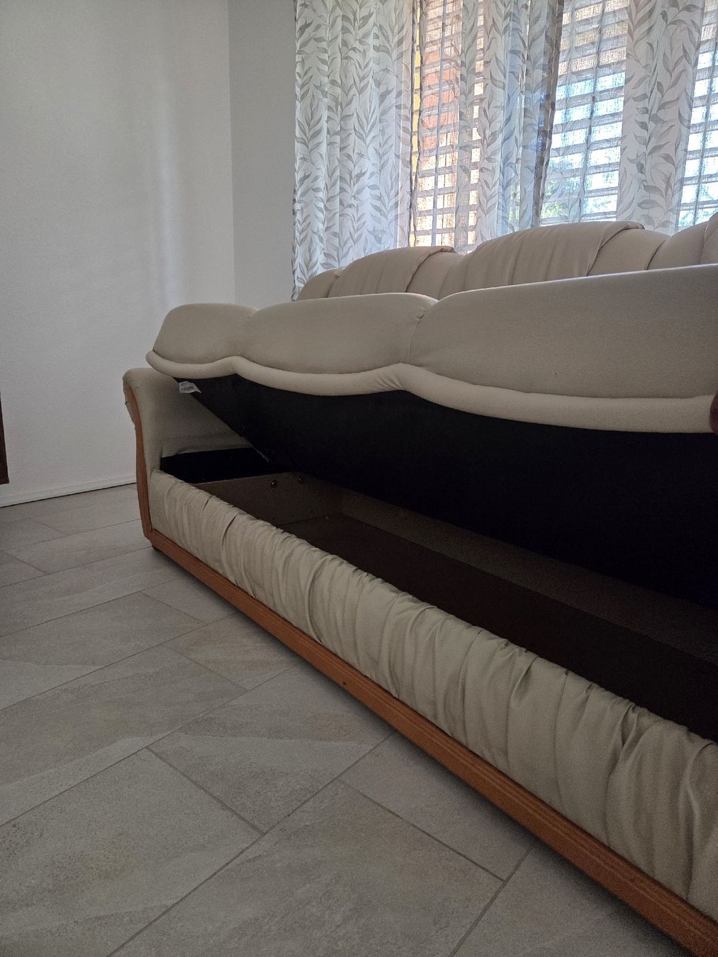 Sofas: Echtleder-Sofa mit Bettfunktion – Gebraucht aus Dübendorf von ang_27j6 4